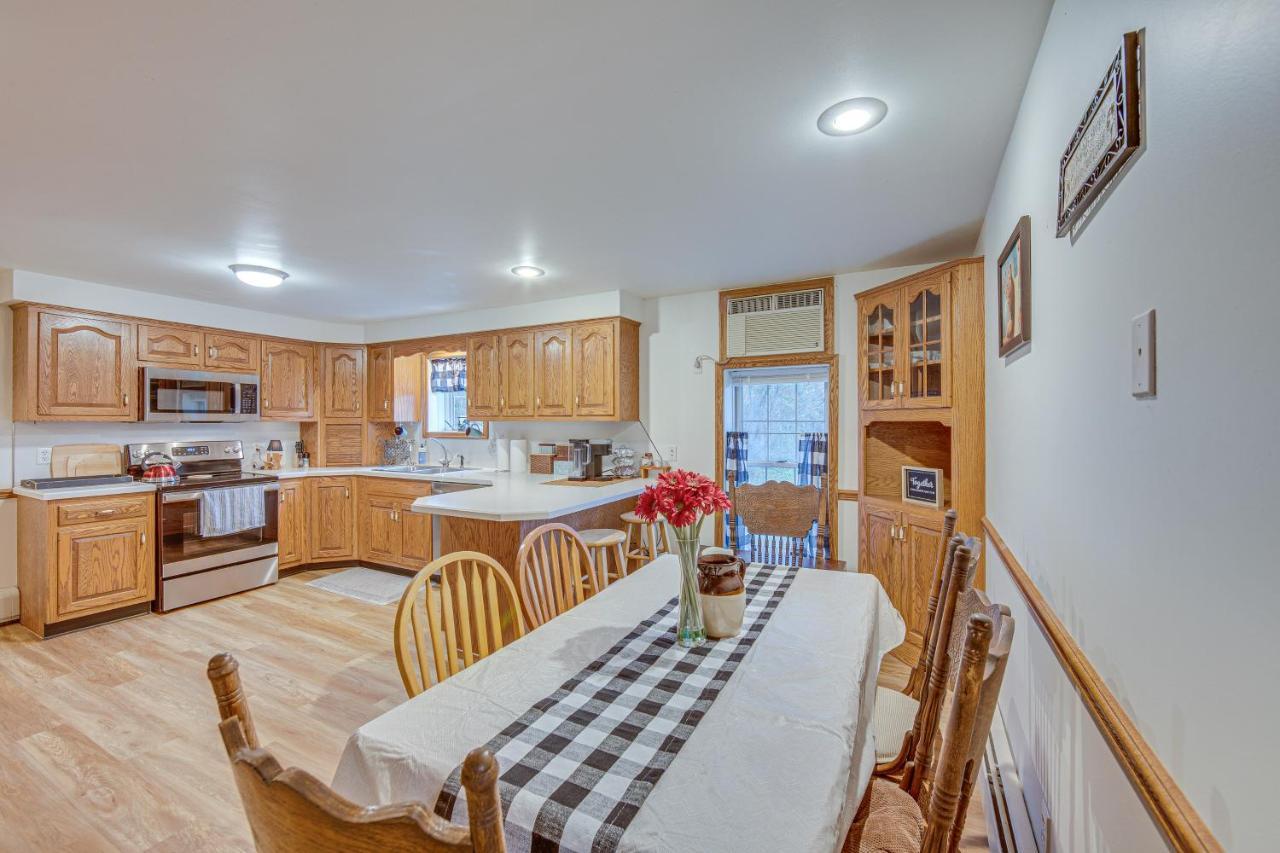 Hunters Dutch Country Paradise On 60-acre Farm!