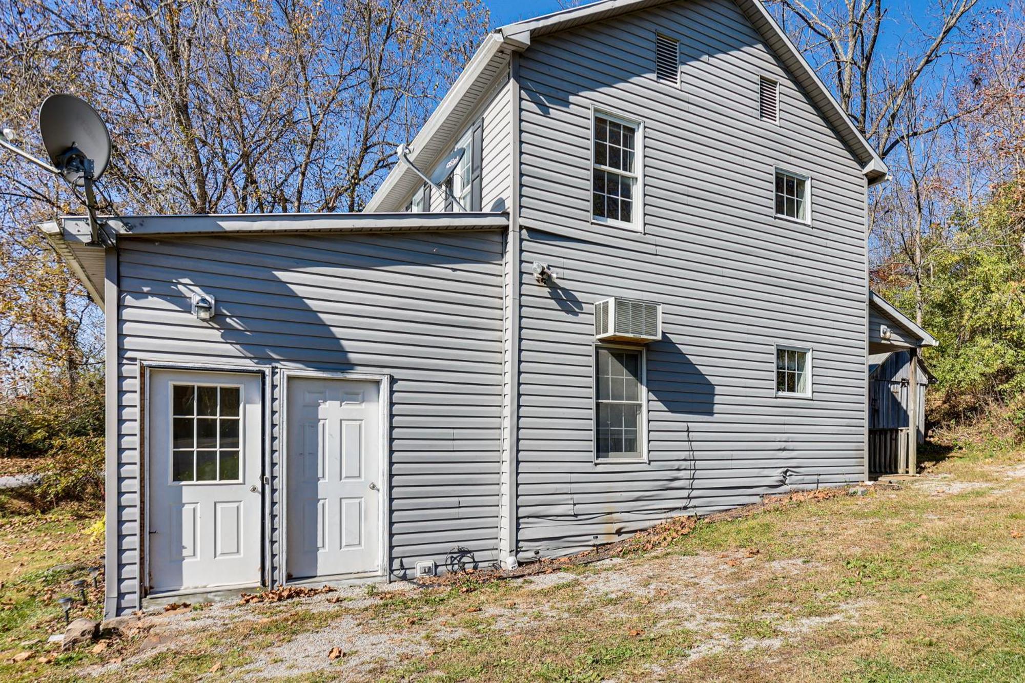 Hunters Dutch Country Paradise On 60-acre Farm! * Dalmatia