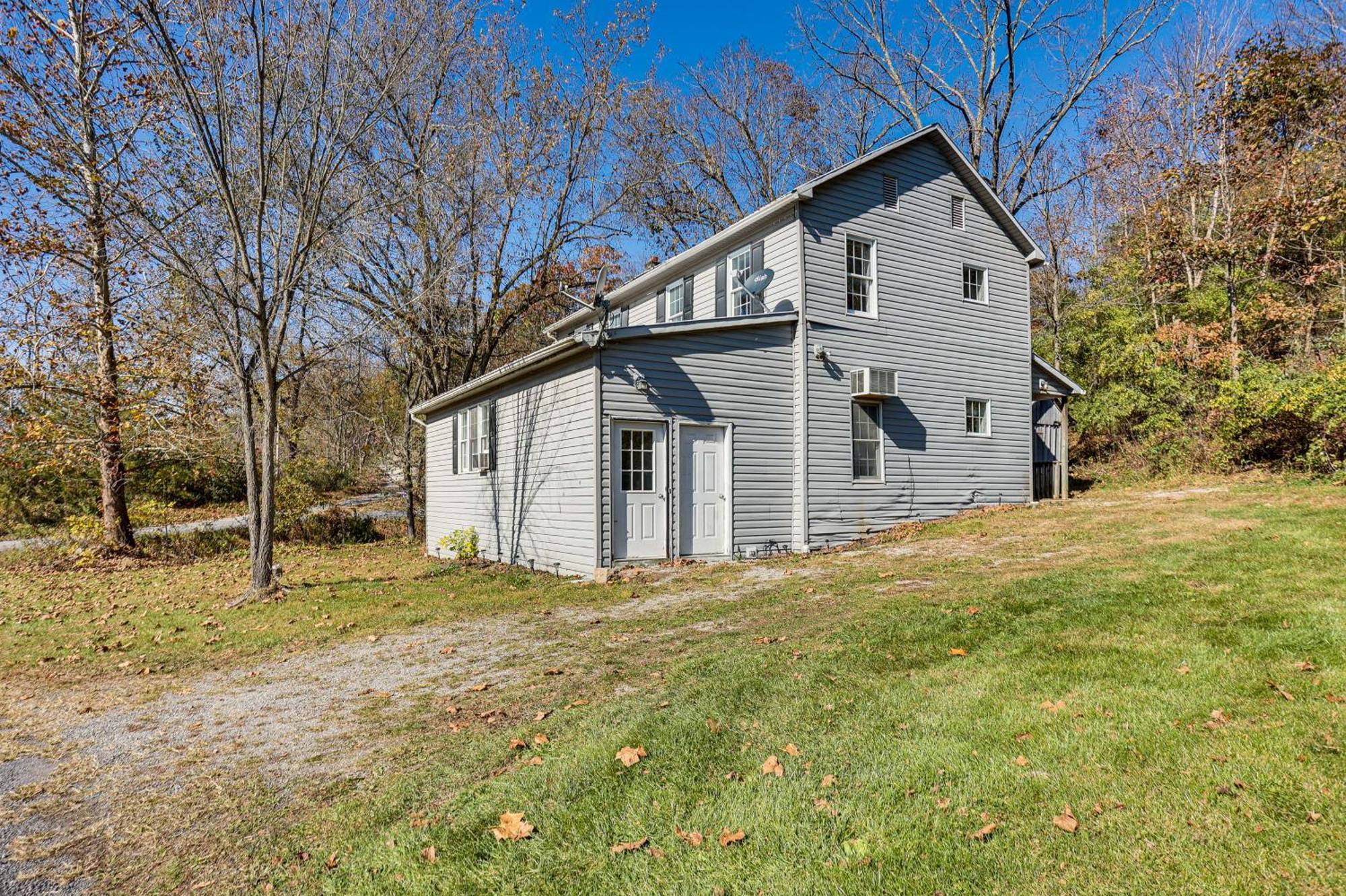Holiday home Hunters Dutch Country Paradise On 60-acre Farm!