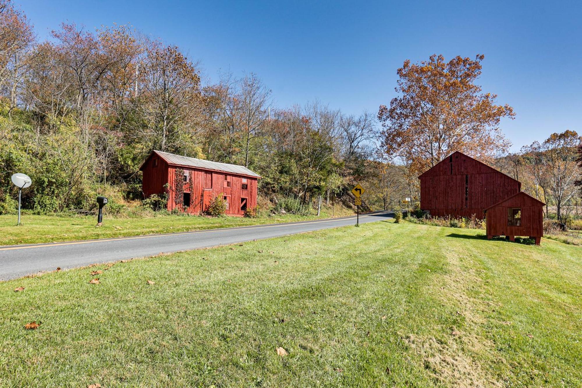 Hunters Dutch Country Paradise On 60-acre Farm! Holiday home *